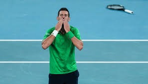 TA：阿莫林希望引进中场；曼联是否签门将取决于巴因迪尔未来