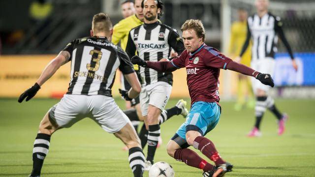 表现亮眼 表现亮眼